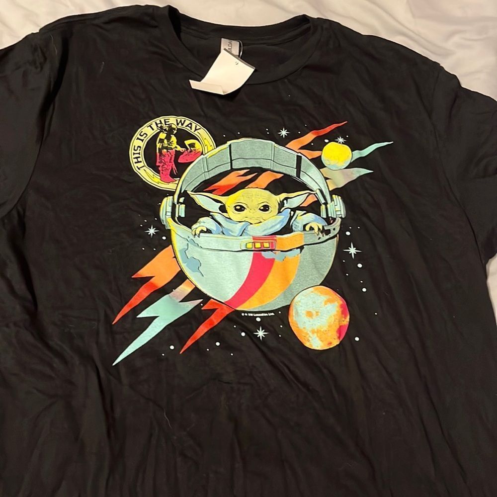 Star Wars mandalorian baby yoda tee